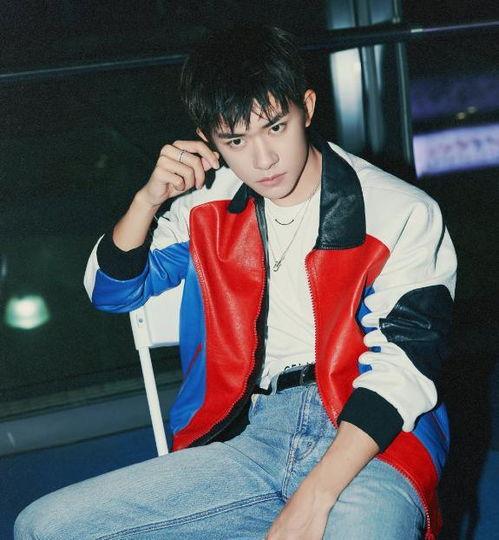 娱乐圈爆料易烊千玺,娱乐圈爆料背后的成长与蜕变 第1张 娱乐圈爆料易烊千玺,娱乐圈爆料背后的成长与蜕变 第1张